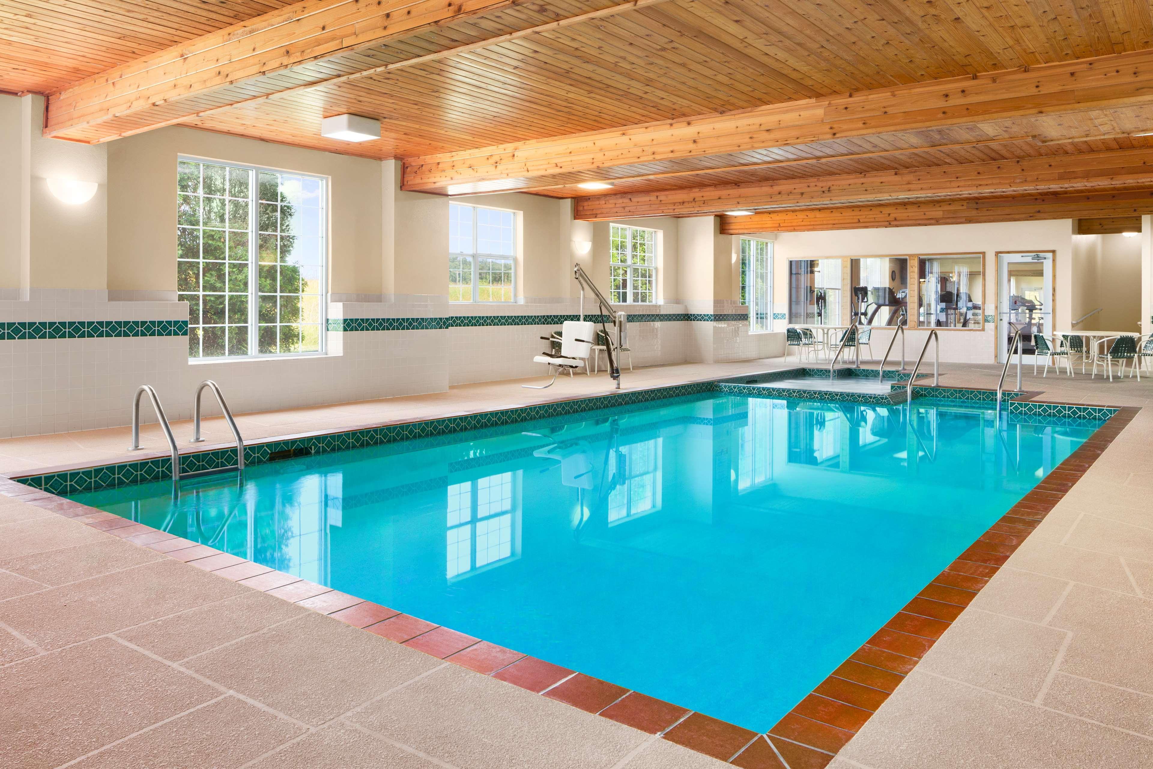 Country Inn & Suites By Radisson Kenosha - Pleasant Prairie Экстерьер фото