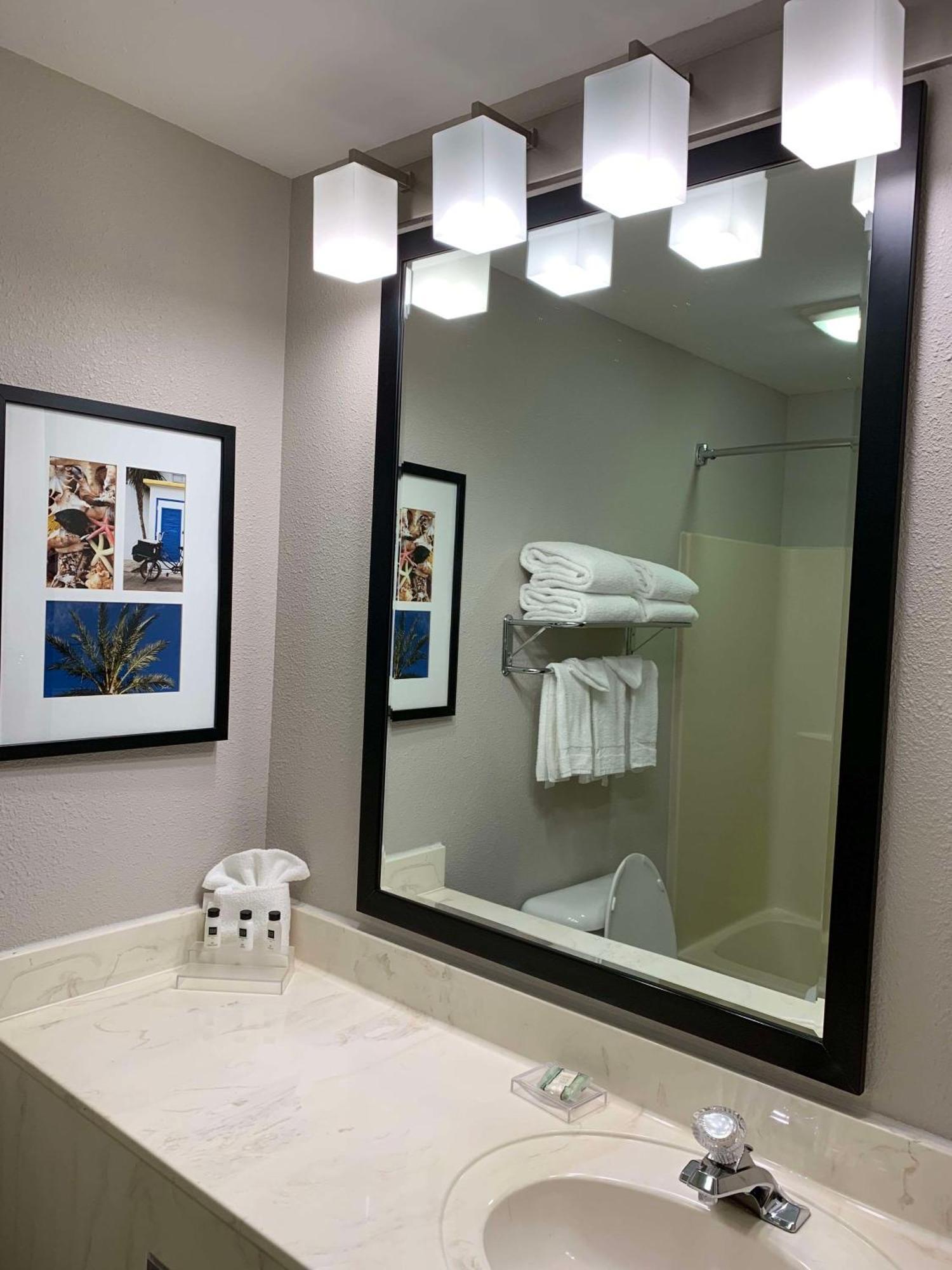 Country Inn & Suites By Radisson Kenosha - Pleasant Prairie Экстерьер фото
