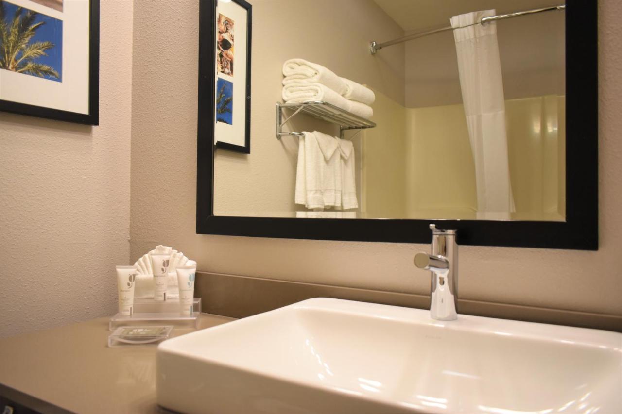 Country Inn & Suites By Radisson Kenosha - Pleasant Prairie Экстерьер фото